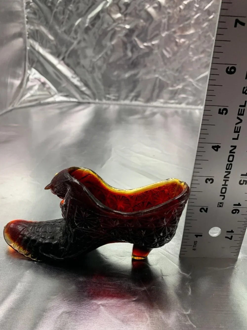 Boyd Ruby Red Glass Cat Head Shoe Figurine UV Glow Daisy and Button
